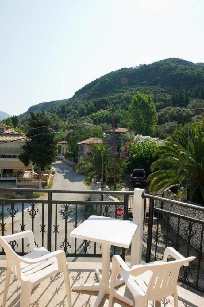 Geroulis Stefanos Studios Vasiliki  Luaran gambar