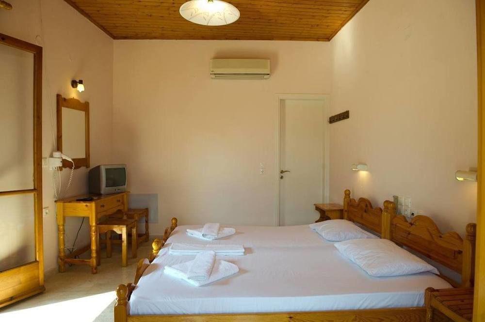 Geroulis Stefanos Studios Vasiliki  Luaran gambar