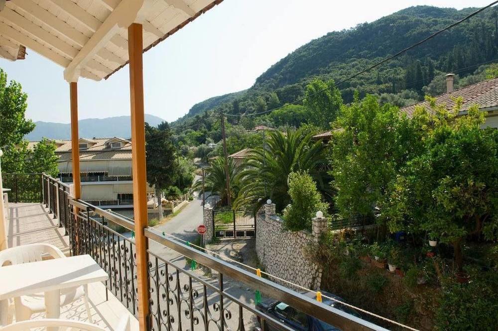 Geroulis Stefanos Studios Vasiliki  Luaran gambar